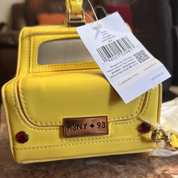 Kate Spade Taxi Cab Handbag w/dust cover - Picture 6 of 16